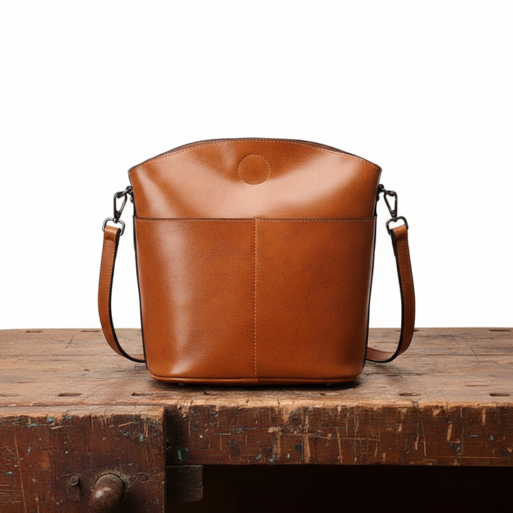 Solveig | Minimal Bucket Crossbody